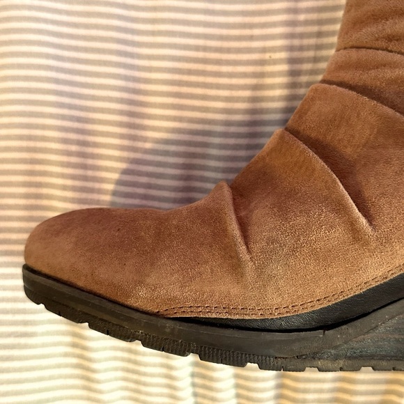 ⭐️THE NORTH FACE Leather Wedge Waterproof Zip Boots, Sz. 10, Excellent! 🤍 - Picture 10 of 15